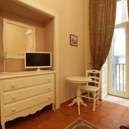 Speranzella Nocleg ze śniadaniem 4*