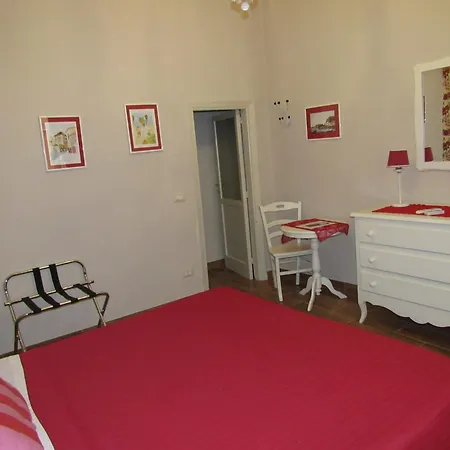 לינה וארוחת בוקר Speranzella 4*